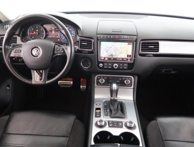 Volkswagen Touareg  3.0 TDI R-Line