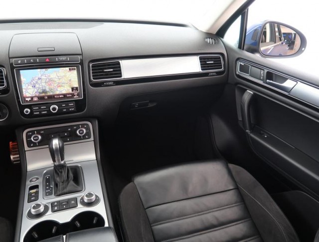 Volkswagen Touareg  3.0 TDI R-Line