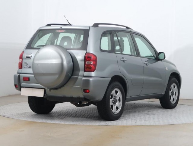Toyota RAV 4  2.0 VVT-i 