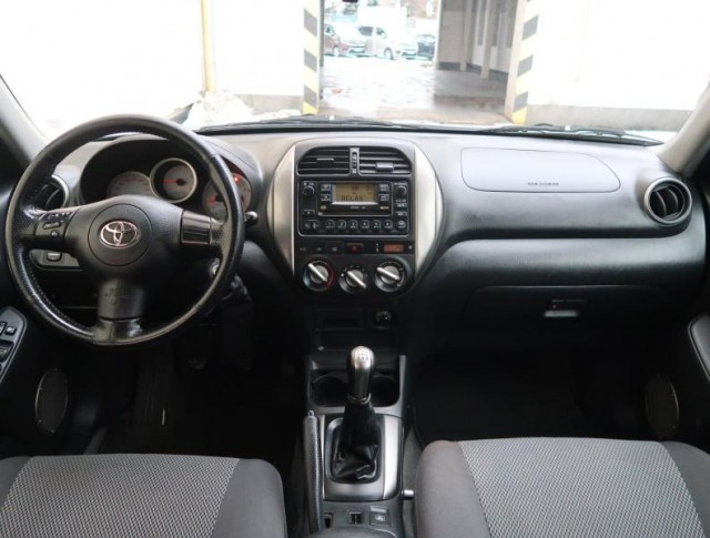Toyota RAV 4  2.0 VVT-i 