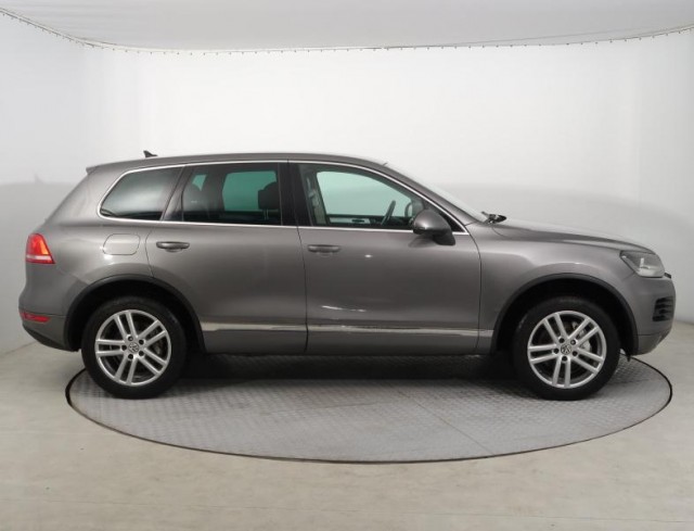 Volkswagen Touareg  3.0 TDI 