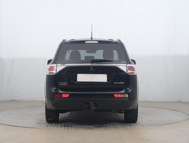 Mitsubishi Outlander  2.2 DI-D 