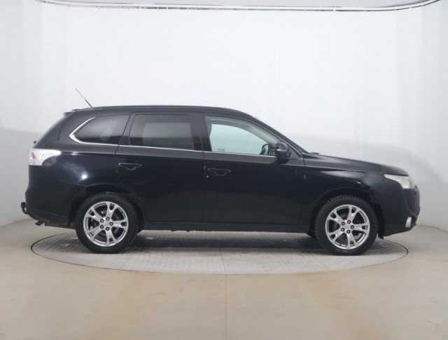 Mitsubishi Outlander  2.2 DI-D 