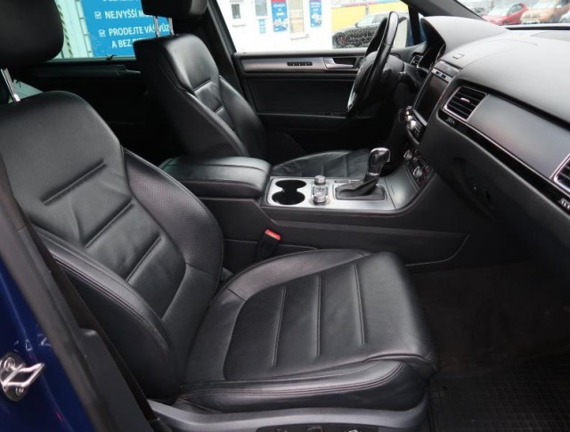 Volkswagen Touareg  3.0 TDI R-Line