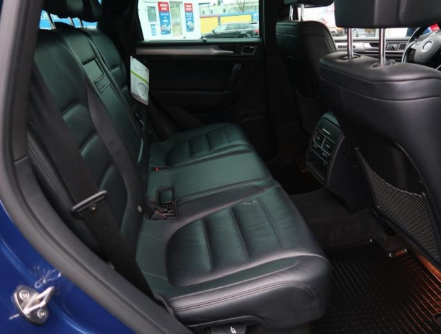 Volkswagen Touareg  3.0 TDI R-Line