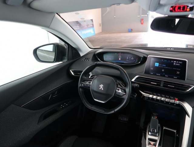 Peugeot 3008  1.2 PureTech 