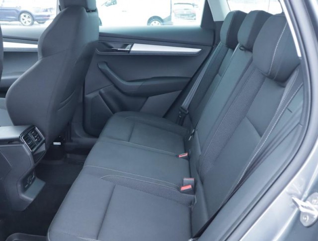 Škoda Karoq  1.5 TSI Fresh