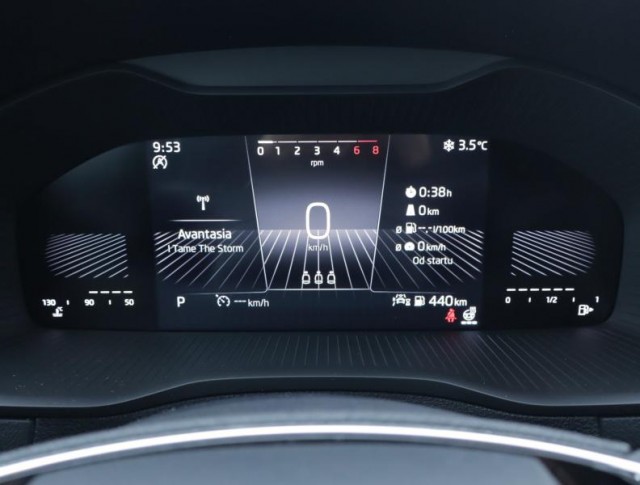 Škoda Karoq  1.5 TSI Fresh