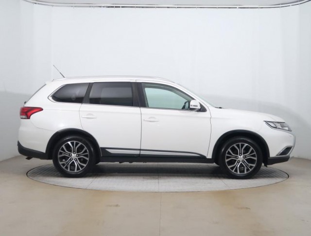 Mitsubishi Outlander  2.2 DI-D 