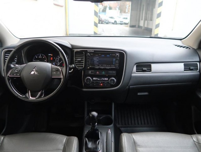 Mitsubishi Outlander  2.2 DI-D 