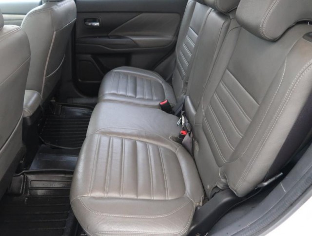 Mitsubishi Outlander  2.2 DI-D 