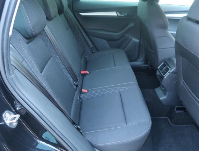 Škoda Karoq  1.0 TSI Ambition Plus