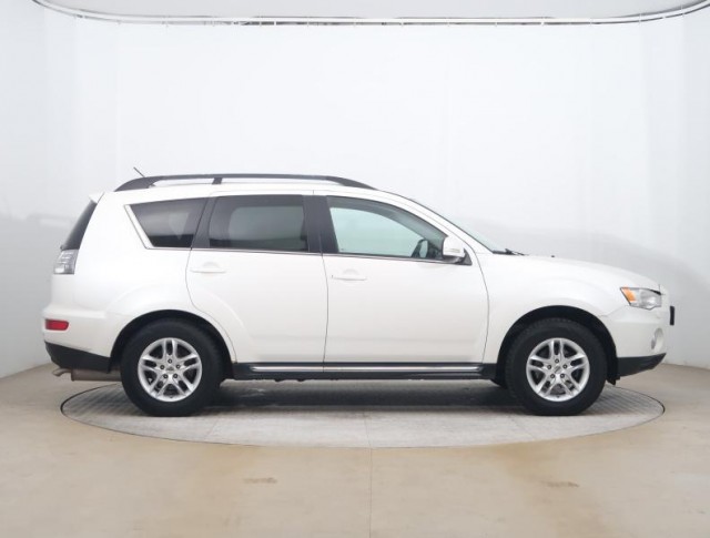 Mitsubishi Outlander  2.2 DI-D 