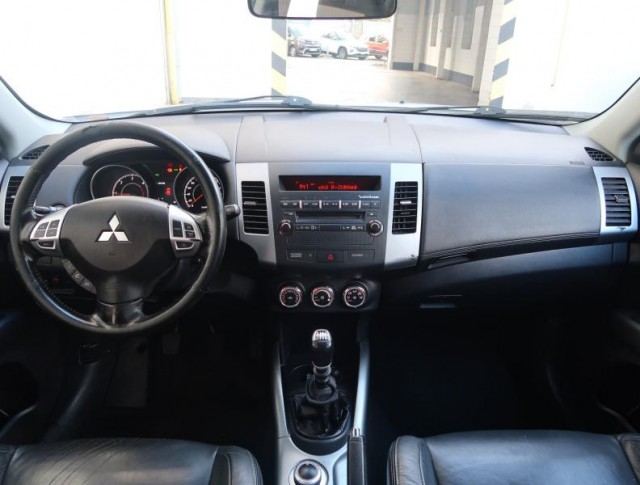 Mitsubishi Outlander  2.2 DI-D 