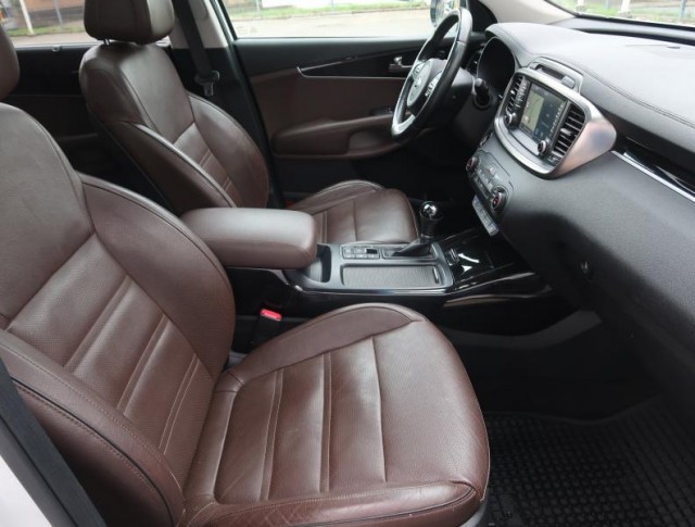 Kia Sorento  2.2 CRDi 
