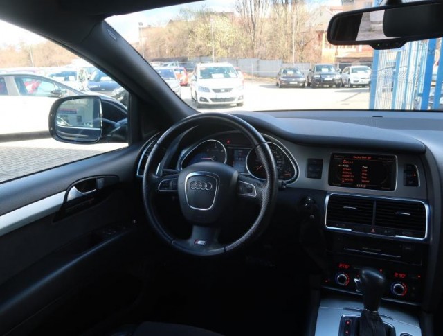 Audi Q7  3.0 TDI S-Line