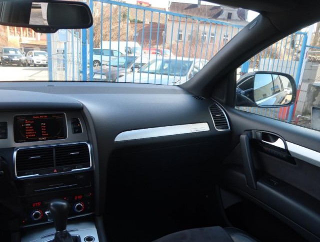 Audi Q7  3.0 TDI S-Line