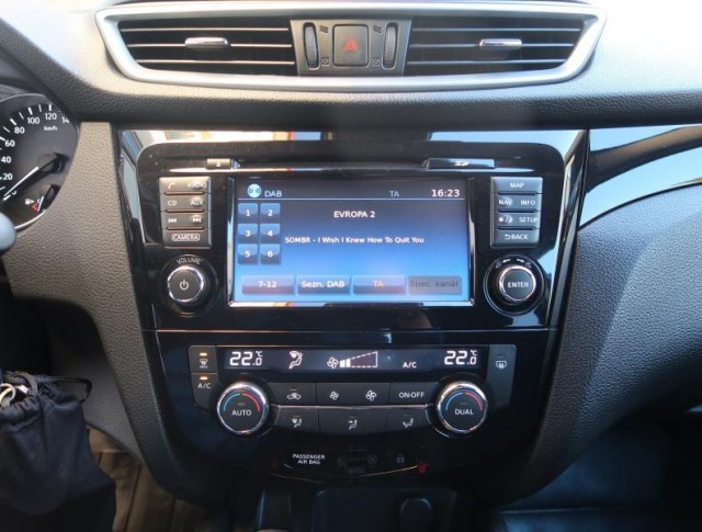 Nissan Qashqai  1.2 DIG-T 