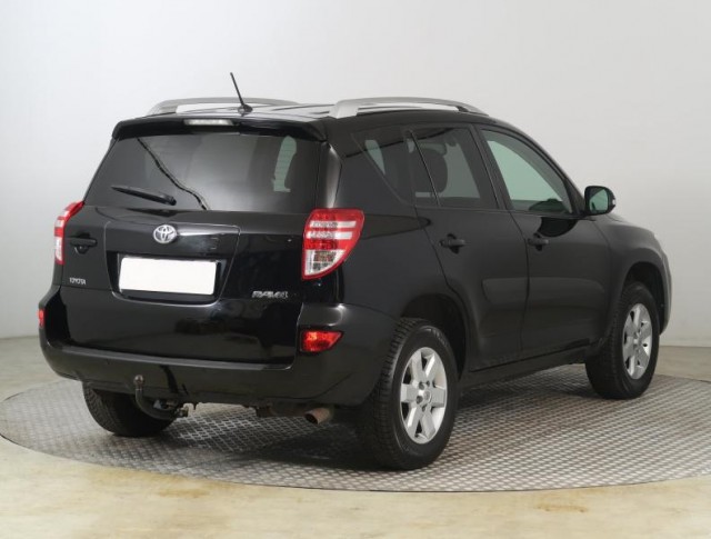 Toyota RAV 4  2.0 VVT-i 