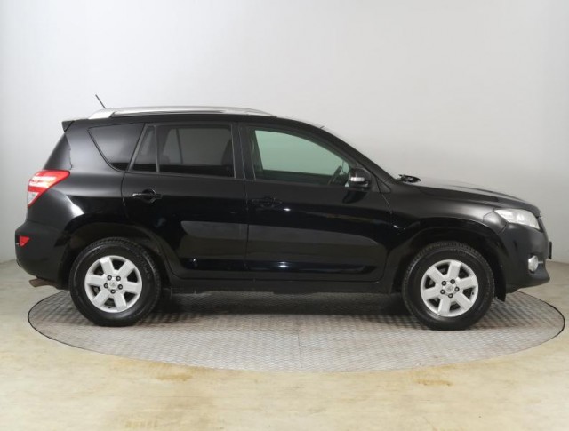 Toyota RAV 4  2.0 VVT-i 