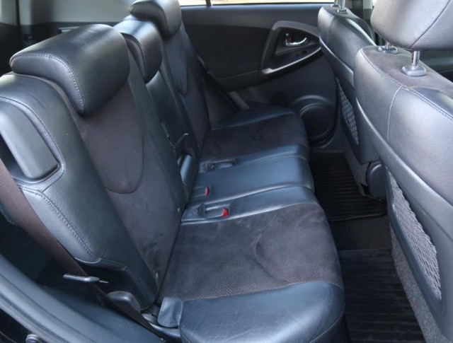 Toyota RAV 4  2.0 VVT-i 