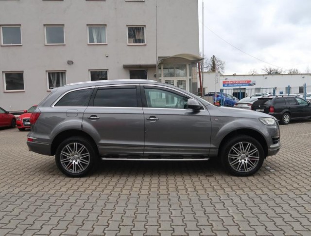 Audi Q7  3.0 TDI 