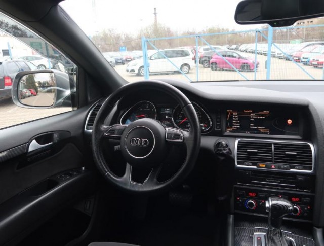 Audi Q7  3.0 TDI 