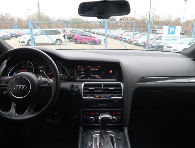 Audi Q7  3.0 TDI 