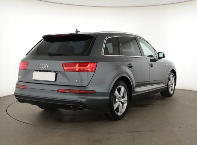 Audi Q7  3.0 TDI S-Line