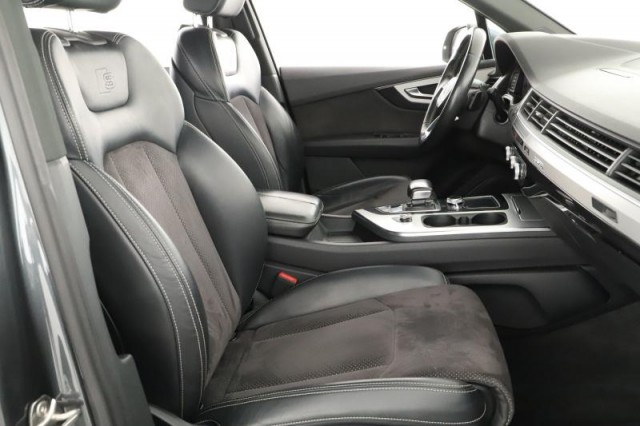 Audi Q7  3.0 TDI S-Line