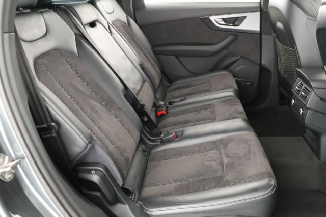 Audi Q7  3.0 TDI S-Line