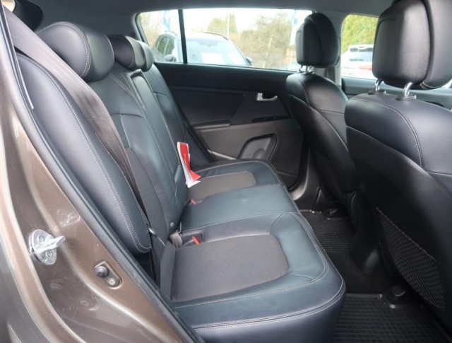 Kia Sportage  2.0 CRDi 