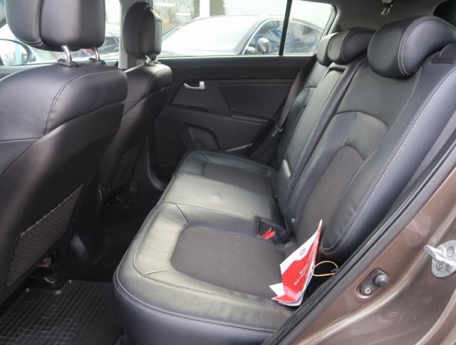 Kia Sportage  2.0 CRDi 