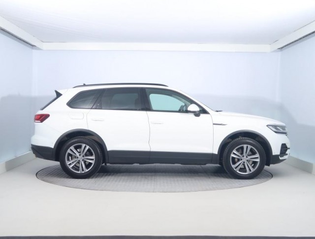 Volkswagen Touareg  3.0 TDI 