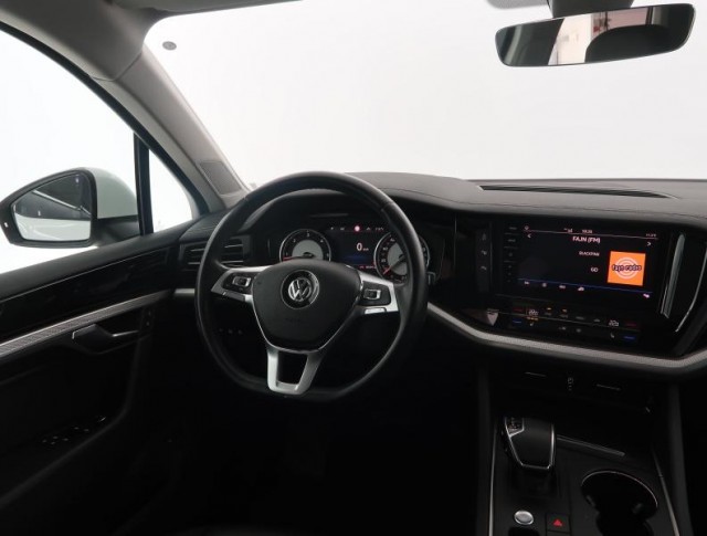 Volkswagen Touareg  3.0 TDI 