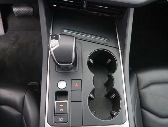 Volkswagen Touareg  3.0 TDI 