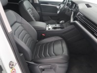 Volkswagen Touareg  3.0 TDI 