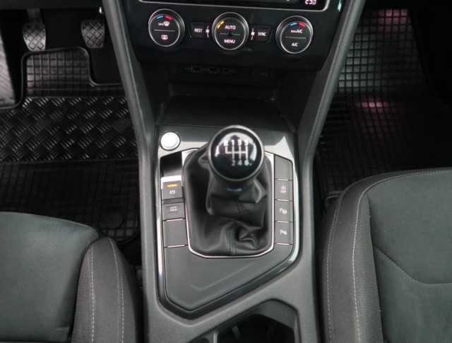 Volkswagen Tiguan  1.5 TSI 