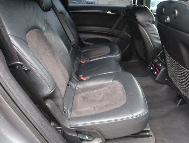 Audi Q7  3.0 TDI 