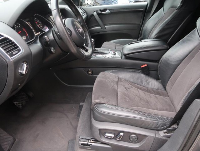 Audi Q7  3.0 TDI 