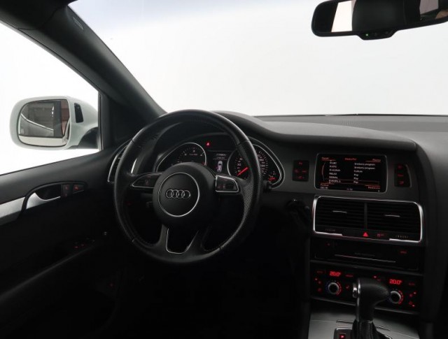 Audi Q7  3.0 TDI S-Line