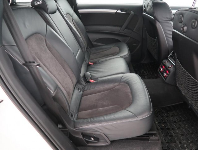 Audi Q7  3.0 TDI S-Line