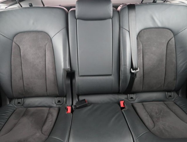 Audi Q7  3.0 TDI S-Line