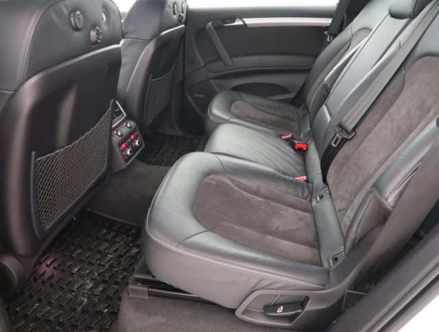 Audi Q7  3.0 TDI S-Line