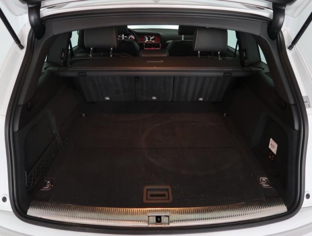 Audi Q7  3.0 TDI S-Line