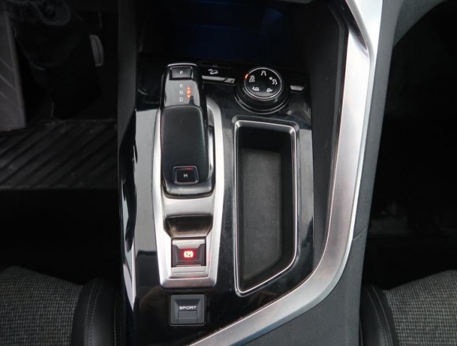 Peugeot 5008  1.6 THP 