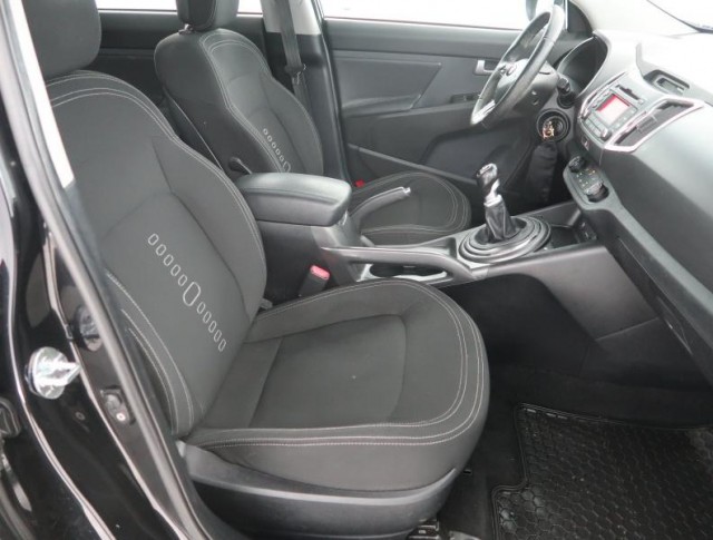 Kia Sportage  2.0 CRDi 
