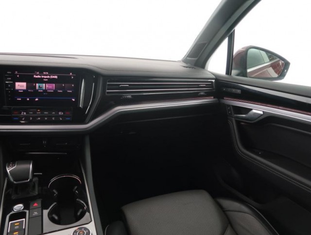 Volkswagen Touareg  3.0 TDI R-Line