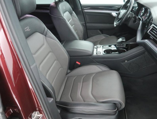 Volkswagen Touareg  3.0 TDI R-Line