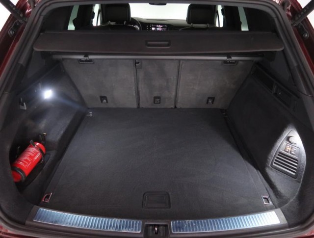 Volkswagen Touareg  3.0 TDI R-Line